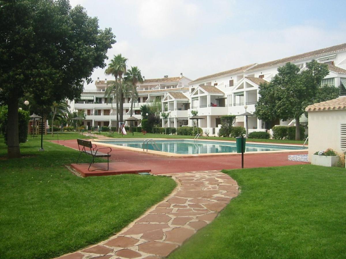 Chalet Adosado En Urbanizacion Con Precioso Jardin Denia Luaran gambar