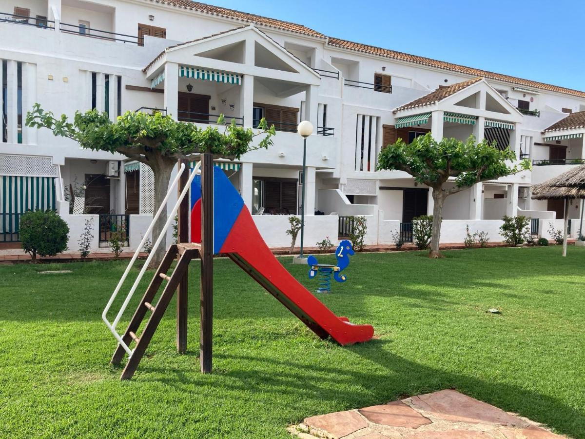 Chalet Adosado En Urbanizacion Con Precioso Jardin Denia Luaran gambar