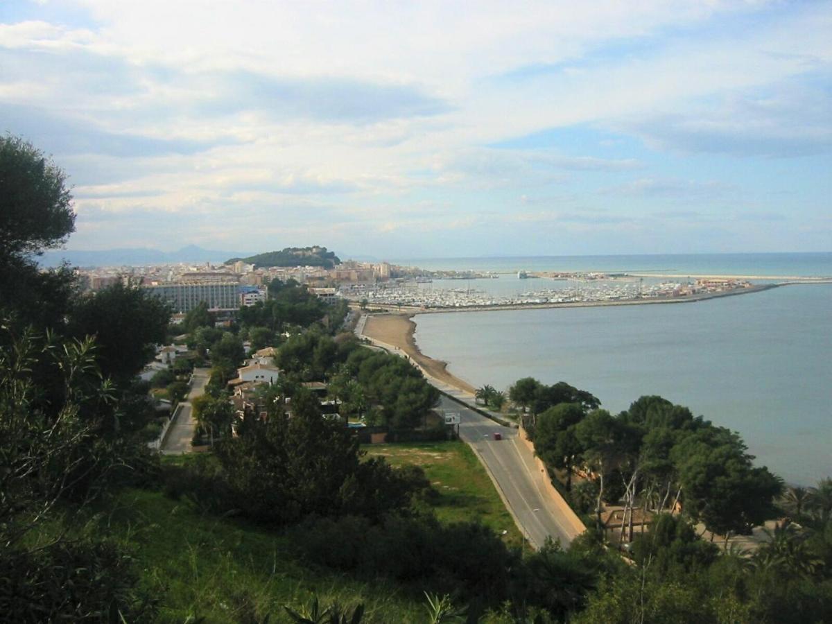 Chalet Adosado En Urbanizacion Con Precioso Jardin Denia Luaran gambar
